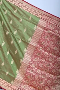 Mehendi green Colour Katan Silk Handwoven Banarasi Saree